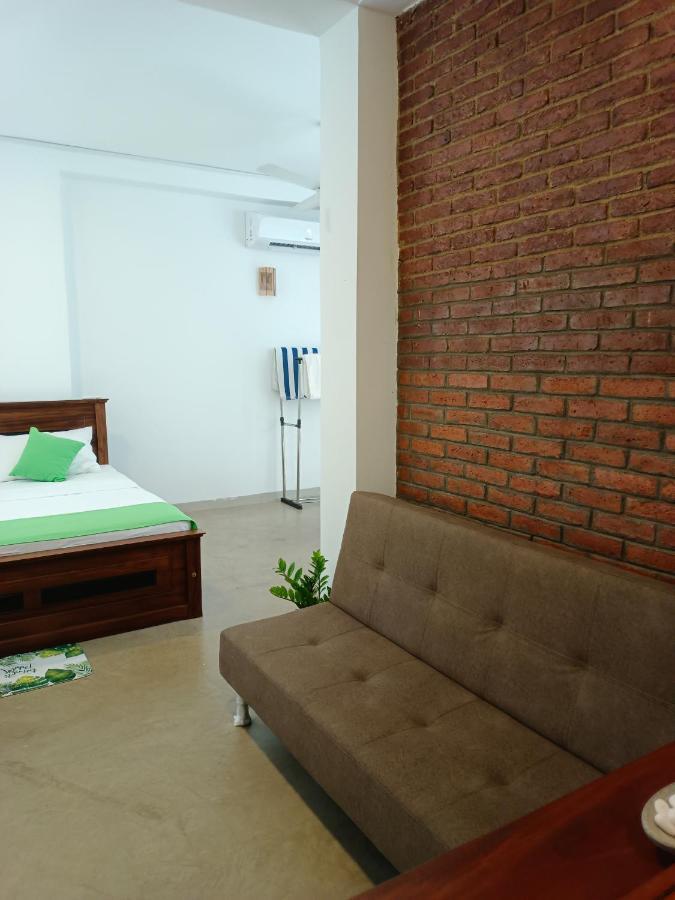 Lily Holiday Apartments Hikkaduwa Δωμάτιο φωτογραφία