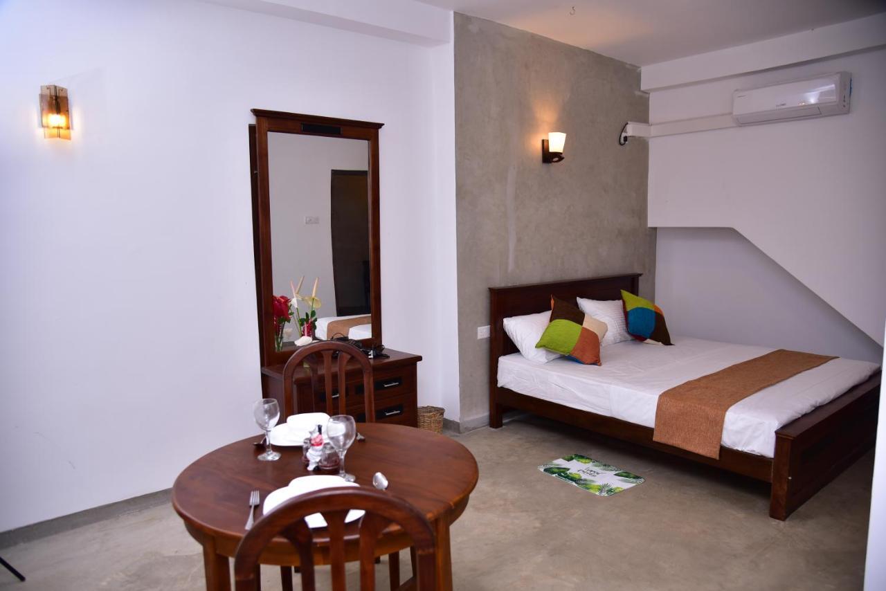 Lily Holiday Apartments Hikkaduwa Εξωτερικό φωτογραφία